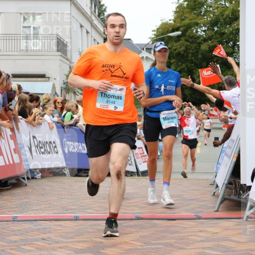 31.08.2025 - 21. Blankeneser Heldenlauf Strokosch-Dieckow http://msf.ph/oto/8685837 31.08.2025 12:00:36 Ziel 5784, 4144, 4394, 4395, 4333 meine-sportfotos.de