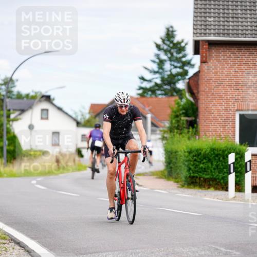 31.08.2025 - Elbe Triathlon Hamburg Michael Burmester http://msf.ph/oto/8685849 31.08.2025 14:14:04 Radfahren 142, 154 meine-sportfotos.de