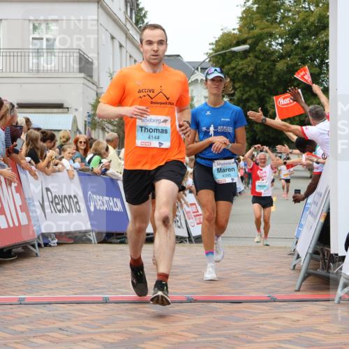 31.08.2025 - 21. Blankeneser Heldenlauf Strokosch-Dieckow http://msf.ph/oto/8685853 31.08.2025 12:00:36 Ziel 5784, 4144, 4394, 4395, 4333 meine-sportfotos.de