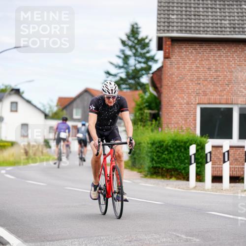 31.08.2025 - Elbe Triathlon Hamburg Michael Burmester http://msf.ph/oto/8685854 31.08.2025 14:14:04 Radfahren 142, 154 meine-sportfotos.de