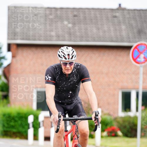 31.08.2025 - Elbe Triathlon Hamburg Michael Burmester http://msf.ph/oto/8685856 31.08.2025 14:14:05 Radfahren 142, 154 meine-sportfotos.de