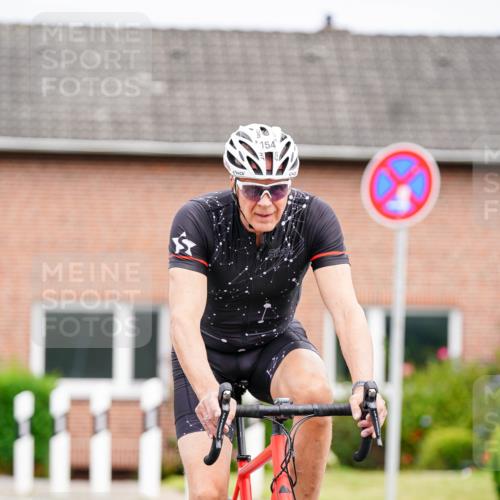 31.08.2025 - Elbe Triathlon Hamburg Michael Burmester http://msf.ph/oto/8685858 31.08.2025 14:14:05 Radfahren 142, 154 meine-sportfotos.de