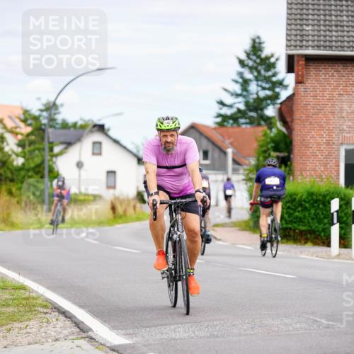 31.08.2025 - Elbe Triathlon Hamburg Michael Burmester http://msf.ph/oto/8685868 31.08.2025 14:14:08 Radfahren 142, 154 meine-sportfotos.de