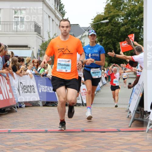 31.08.2025 - 21. Blankeneser Heldenlauf Strokosch-Dieckow http://msf.ph/oto/8685869 31.08.2025 12:00:36 Ziel 5784, 4144, 4394, 4395, 4333 meine-sportfotos.de