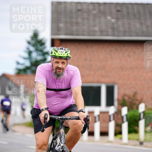 31.08.2025 - Elbe Triathlon Hamburg Michael Burmester http://msf.ph/oto/8685872 31.08.2025 14:14:09 Radfahren 142, 154 meine-sportfotos.de