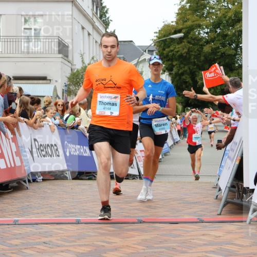 31.08.2025 - 21. Blankeneser Heldenlauf Strokosch-Dieckow http://msf.ph/oto/8685876 31.08.2025 12:00:35 Ziel 5784, 4144, 4394, 4395, 4333 meine-sportfotos.de