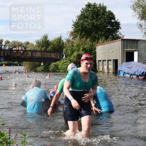 31.08.2025 - Elbe Triathlon Hamburg Luisa Fischer http://msf.ph/oto/8685892 31.08.2025 10:41:57 Schwimmen 1365, 1375, 1381, 1382, 1393, 1428, 1449, 1484, 1487, 1498 meine-sportfotos.de