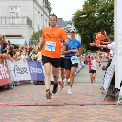 31.08.2025 - 21. Blankeneser Heldenlauf Strokosch-Dieckow http://msf.ph/oto/8685893 31.08.2025 12:00:35 Ziel 5784, 4144, 4394, 4395, 4333 meine-sportfotos.de
