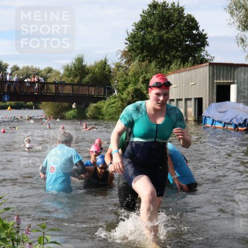 31.08.2025 - Elbe Triathlon Hamburg Luisa Fischer http://msf.ph/oto/8685894 31.08.2025 10:41:57 Schwimmen 1365, 1375, 1381, 1382, 1393, 1428, 1449, 1484, 1487, 1498 meine-sportfotos.de