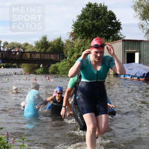 31.08.2025 - Elbe Triathlon Hamburg Luisa Fischer http://msf.ph/oto/8685895 31.08.2025 10:41:58 Schwimmen 1365, 1375, 1381, 1382, 1393, 1413, 1428, 1449, 1484, 1487, 1498 meine-sportfotos.de