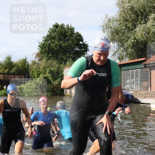 31.08.2025 - Elbe Triathlon Hamburg Luisa Fischer http://msf.ph/oto/8685908 31.08.2025 10:42:00 Schwimmen 1365, 1375, 1381, 1382, 1393, 1413, 1428, 1450, 1484, 1487, 1498 meine-sportfotos.de