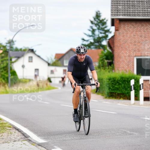 31.08.2025 - Elbe Triathlon Hamburg Michael Burmester http://msf.ph/oto/8685911 31.08.2025 14:14:28 Radfahren  meine-sportfotos.de