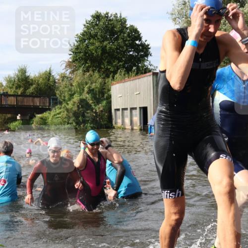 31.08.2025 - Elbe Triathlon Hamburg Luisa Fischer http://msf.ph/oto/8685919 31.08.2025 10:42:02 Schwimmen 1365, 1375, 1381, 1382, 1393, 1395, 1411, 1413, 1416, 1425, 1428, 1450, 1484, 1487, 1498 meine-sportfotos.de