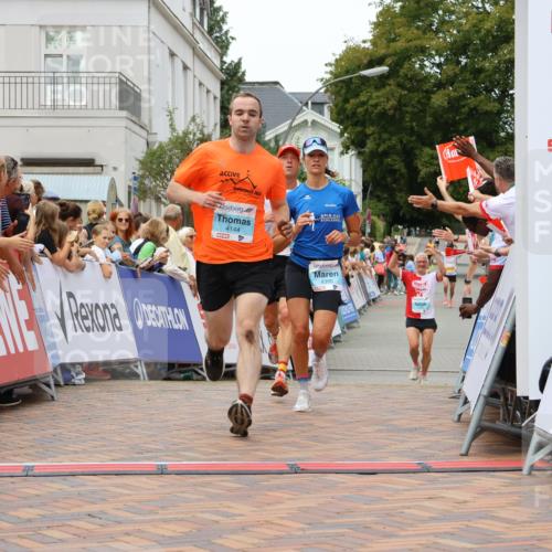 31.08.2025 - 21. Blankeneser Heldenlauf Strokosch-Dieckow http://msf.ph/oto/8685922 31.08.2025 12:00:35 Ziel 5784, 4144, 4394, 4395, 4333 meine-sportfotos.de