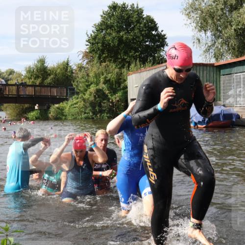 31.08.2025 - Elbe Triathlon Hamburg Luisa Fischer http://msf.ph/oto/8685950 31.08.2025 10:42:09 Schwimmen 1357, 1382, 1395, 1407, 1410, 1411, 1413, 1416, 1425, 1428, 1433, 1450, 1498 meine-sportfotos.de