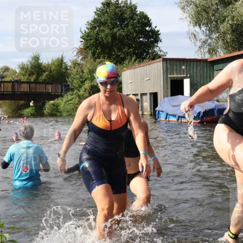 31.08.2025 - Elbe Triathlon Hamburg Luisa Fischer http://msf.ph/oto/8685977 31.08.2025 10:42:14 Schwimmen 1357, 1395, 1407, 1410, 1411, 1416, 1425, 1433, 1436, 1450 meine-sportfotos.de