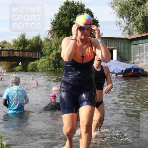 31.08.2025 - Elbe Triathlon Hamburg Luisa Fischer http://msf.ph/oto/8685981 31.08.2025 10:42:15 Schwimmen 1357, 1395, 1407, 1410, 1411, 1416, 1422, 1425, 1433, 1436 meine-sportfotos.de
