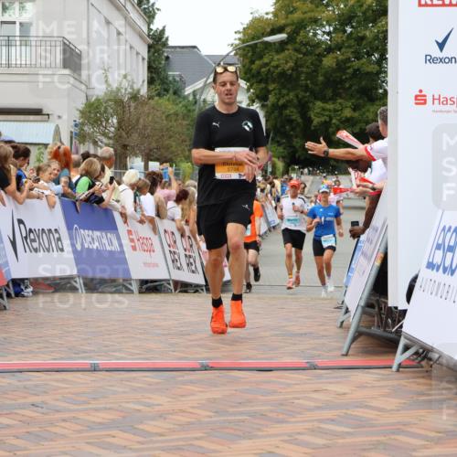 31.08.2025 - 21. Blankeneser Heldenlauf Strokosch-Dieckow http://msf.ph/oto/8685992 31.08.2025 12:00:32 Ziel 5784, 4144, 4394, 4395 meine-sportfotos.de