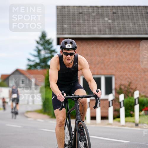 31.08.2025 - Elbe Triathlon Hamburg Michael Burmester http://msf.ph/oto/8685993 31.08.2025 14:15:12 Radfahren  meine-sportfotos.de