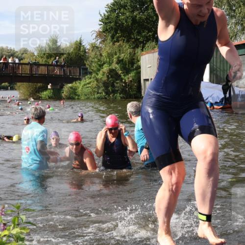 31.08.2025 - Elbe Triathlon Hamburg Luisa Fischer http://msf.ph/oto/8686004 31.08.2025 10:42:25 Schwimmen 1398, 1400, 1422, 1458 meine-sportfotos.de