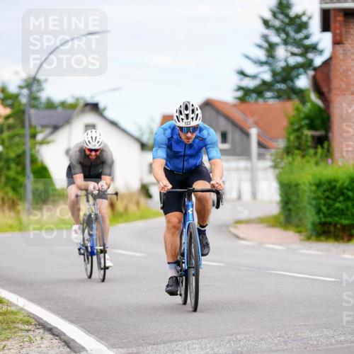 31.08.2025 - Elbe Triathlon Hamburg Michael Burmester http://msf.ph/oto/8686012 31.08.2025 14:15:25 Radfahren 135, 136, 147 meine-sportfotos.de