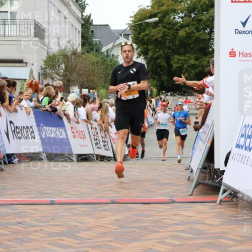 31.08.2025 - 21. Blankeneser Heldenlauf Strokosch-Dieckow http://msf.ph/oto/8686014 31.08.2025 12:00:32 Ziel 5784, 4144, 4394, 4395 meine-sportfotos.de