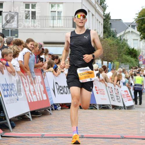 31.08.2025 - 21. Blankeneser Heldenlauf Strokosch-Dieckow http://msf.ph/oto/8686044 31.08.2025 12:00:19 Ziel 5146, 4218, 4304 meine-sportfotos.de
