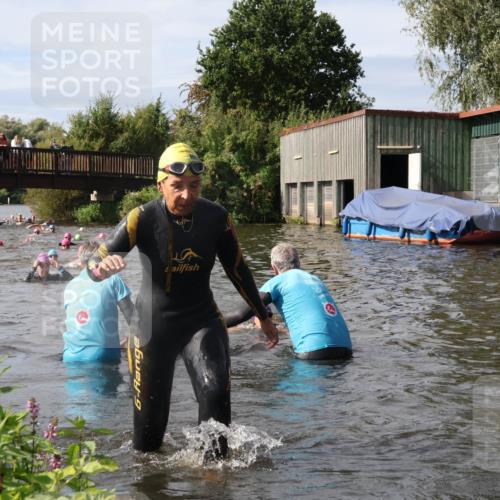 31.08.2025 - Elbe Triathlon Hamburg Luisa Fischer http://msf.ph/oto/8686046 31.08.2025 10:42:38 Schwimmen 1390, 1399, 1457, 1495 meine-sportfotos.de