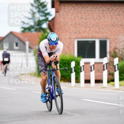 31.08.2025 - Elbe Triathlon Hamburg Michael Burmester http://msf.ph/oto/8686054 31.08.2025 14:16:09 Radfahren 122, 129 meine-sportfotos.de