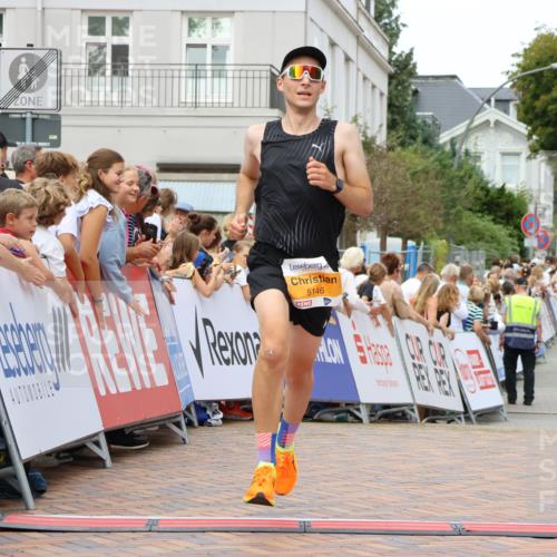 31.08.2025 - 21. Blankeneser Heldenlauf Strokosch-Dieckow http://msf.ph/oto/8686060 31.08.2025 12:00:19 Ziel 5146, 4218, 4304 meine-sportfotos.de