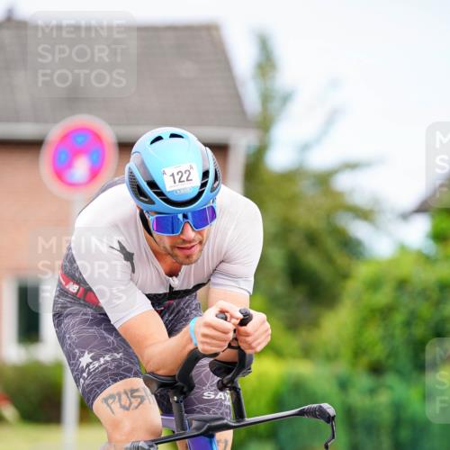 31.08.2025 - Elbe Triathlon Hamburg Michael Burmester http://msf.ph/oto/8686062 31.08.2025 14:16:10 Radfahren 122, 129, 131 meine-sportfotos.de