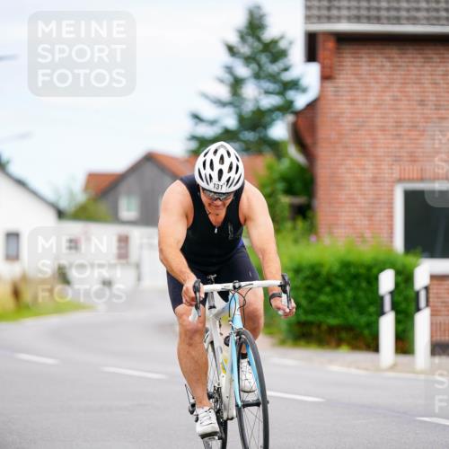 31.08.2025 - Elbe Triathlon Hamburg Michael Burmester http://msf.ph/oto/8686070 31.08.2025 14:16:15 Radfahren 131, 145 meine-sportfotos.de