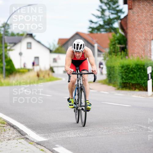 31.08.2025 - Elbe Triathlon Hamburg Michael Burmester http://msf.ph/oto/8686075 31.08.2025 14:16:17 Radfahren 131, 145 meine-sportfotos.de