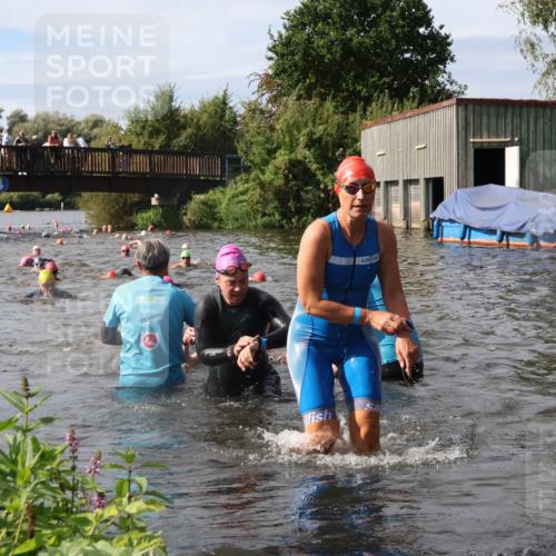 31.08.2025 - Elbe Triathlon Hamburg Luisa Fischer http://msf.ph/oto/8686076 31.08.2025 10:42:52 Schwimmen 988, 1358, 1366, 1394, 1435, 1474, 1481 meine-sportfotos.de