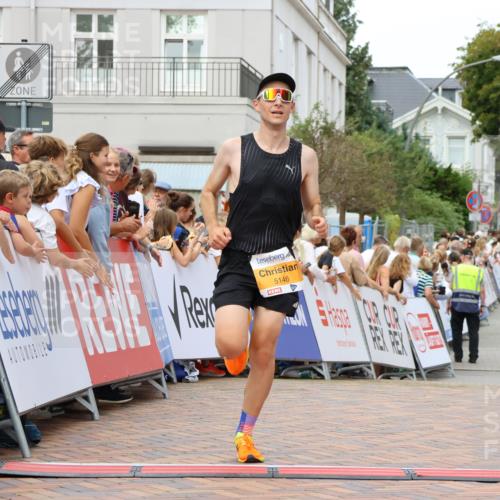 31.08.2025 - 21. Blankeneser Heldenlauf Strokosch-Dieckow http://msf.ph/oto/8686077 31.08.2025 12:00:19 Ziel 5146, 4218, 4304 meine-sportfotos.de