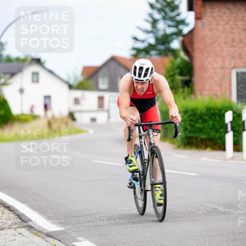 31.08.2025 - Elbe Triathlon Hamburg Michael Burmester http://msf.ph/oto/8686079 31.08.2025 14:16:17 Radfahren 131, 145 meine-sportfotos.de