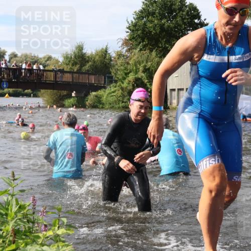 31.08.2025 - Elbe Triathlon Hamburg Luisa Fischer http://msf.ph/oto/8686086 31.08.2025 10:42:54 Schwimmen 988, 1358, 1366, 1383, 1394, 1435, 1474, 1481 meine-sportfotos.de