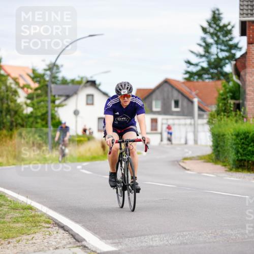 31.08.2025 - Elbe Triathlon Hamburg Michael Burmester http://msf.ph/oto/8686103 31.08.2025 14:16:35 Radfahren 150, 161 meine-sportfotos.de