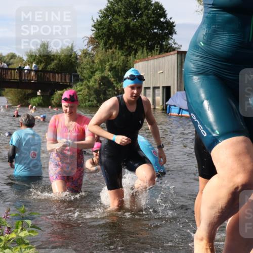 31.08.2025 - Elbe Triathlon Hamburg Luisa Fischer http://msf.ph/oto/8686119 31.08.2025 10:43:00 Schwimmen 1358, 1366, 1383, 1394, 1414, 1435, 1474, 1481 meine-sportfotos.de