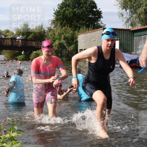 31.08.2025 - Elbe Triathlon Hamburg Luisa Fischer http://msf.ph/oto/8686123 31.08.2025 10:43:01 Schwimmen 1351, 1358, 1366, 1383, 1394, 1414, 1435, 1443, 1474, 1481, 1504 meine-sportfotos.de