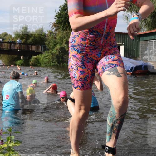 31.08.2025 - Elbe Triathlon Hamburg Luisa Fischer http://msf.ph/oto/8686132 31.08.2025 10:43:03 Schwimmen 1351, 1358, 1366, 1383, 1414, 1443, 1462, 1474, 1504 meine-sportfotos.de