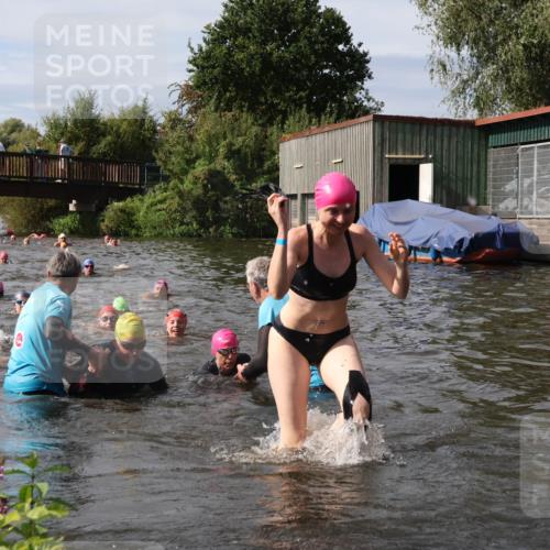31.08.2025 - Elbe Triathlon Hamburg Luisa Fischer http://msf.ph/oto/8686135 31.08.2025 10:43:04 Schwimmen 1351, 1358, 1366, 1383, 1414, 1443, 1462, 1474, 1504 meine-sportfotos.de