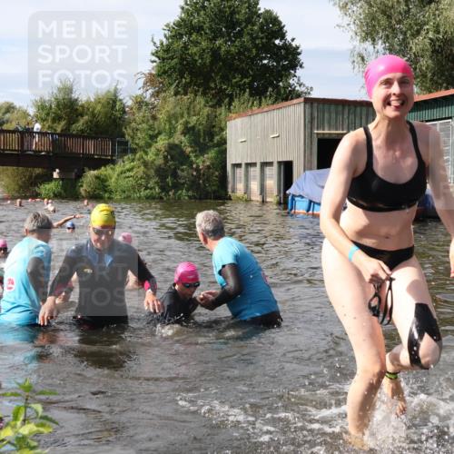 31.08.2025 - Elbe Triathlon Hamburg Luisa Fischer http://msf.ph/oto/8686140 31.08.2025 10:43:05 Schwimmen 1349, 1351, 1358, 1366, 1383, 1414, 1443, 1462, 1474, 1504 meine-sportfotos.de