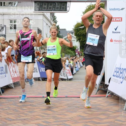 31.08.2025 - 21. Blankeneser Heldenlauf Strokosch-Dieckow http://msf.ph/oto/8686143 31.08.2025 12:00:11 Ziel 4218, 4312, 4304 meine-sportfotos.de