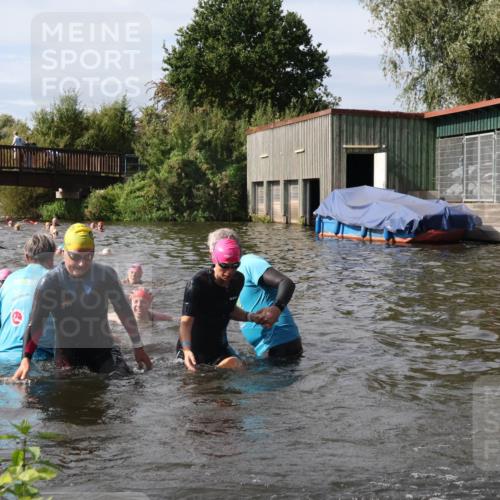 31.08.2025 - Elbe Triathlon Hamburg Luisa Fischer http://msf.ph/oto/8686146 31.08.2025 10:43:06 Schwimmen 1349, 1351, 1366, 1383, 1414, 1443, 1462, 1504 meine-sportfotos.de