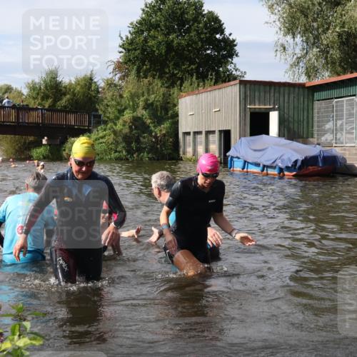 31.08.2025 - Elbe Triathlon Hamburg Luisa Fischer http://msf.ph/oto/8686151 31.08.2025 10:43:07 Schwimmen 1347, 1349, 1351, 1380, 1383, 1414, 1443, 1462, 1504 meine-sportfotos.de