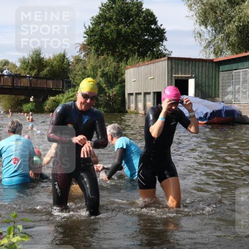 31.08.2025 - Elbe Triathlon Hamburg Luisa Fischer http://msf.ph/oto/8686158 31.08.2025 10:43:08 Schwimmen 1346, 1347, 1349, 1351, 1380, 1414, 1443, 1462, 1504 meine-sportfotos.de