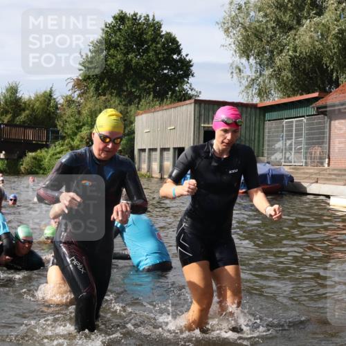 31.08.2025 - Elbe Triathlon Hamburg Luisa Fischer http://msf.ph/oto/8686161 31.08.2025 10:43:08 Schwimmen 1346, 1347, 1349, 1351, 1380, 1414, 1443, 1462, 1504 meine-sportfotos.de