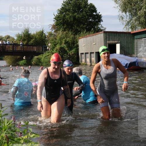 31.08.2025 - Elbe Triathlon Hamburg Luisa Fischer http://msf.ph/oto/8686168 31.08.2025 10:43:15 Schwimmen 1346, 1347, 1349, 1351, 1374, 1380, 1431, 1443, 1462, 1493, 1504 meine-sportfotos.de