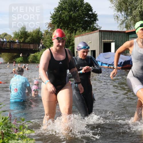 31.08.2025 - Elbe Triathlon Hamburg Luisa Fischer http://msf.ph/oto/8686174 31.08.2025 10:43:16 Schwimmen 1346, 1347, 1349, 1374, 1380, 1409, 1431, 1462, 1493 meine-sportfotos.de